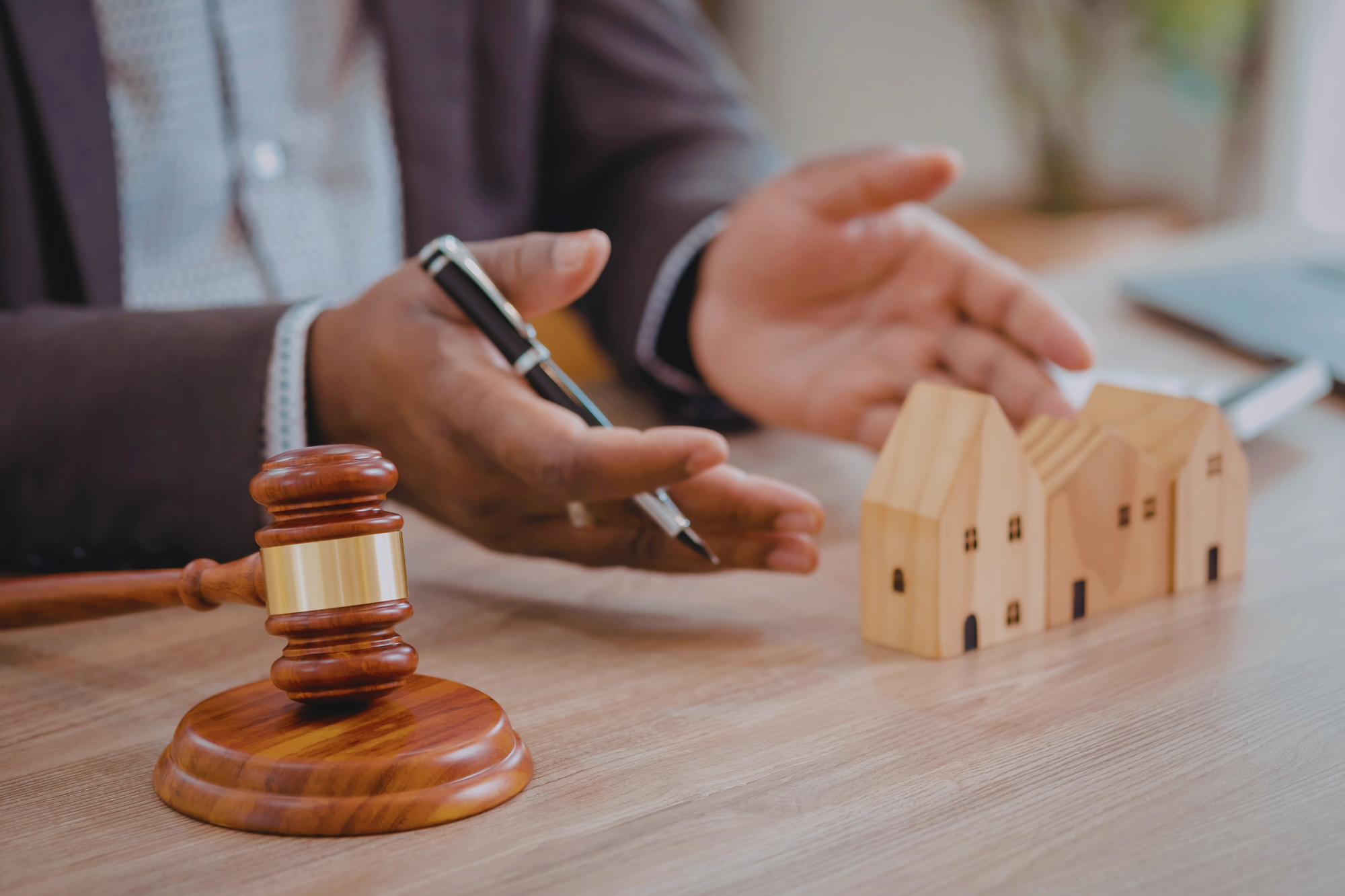 How a Professional Real Estate Consultant Adds Value to Your Property Journey